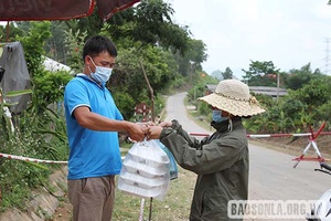 Ấm tình người nơi tâm dịch Mỏ Đồng