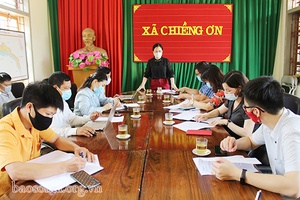 Ban Bầu cử số 12 kiểm tra công tác chuẩn bị bầu cử tại huyện Quỳnh Nhai