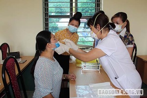 Tập huấn lấy mẫu, thu thập, bảo quản và vận chuyển mẫu bệnh phẩm nghi nhiễm SARS - CoV-2