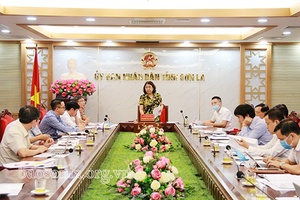 Đồng chí Phó Chủ tịch Thường trực UBND tỉnh họp với các ngân hàng về hoạt động tín dụng