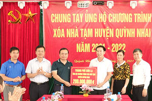 Hỗ trợ huyện Quỳnh Nhai 200 triệu đồng xóa nhà tạm, nhà dột nát