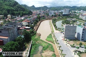 Cần đẩy nhanh tiến độ thanh thải lòng suối Nặm La