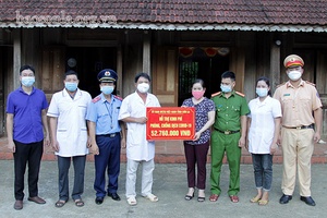 Hỗ trợ lực lượng chốt kiểm soát dịch bệnh tại huyện Phù Yên