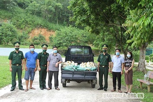 Hỗ trợ lực lượng biên phòng kiểm soát dịch bệnh trên tuyến biên giới