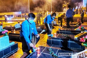 Huyện đoàn Quỳnh Nhai “Thắp nến tri ân các Anh hùng Liệt sỹ”