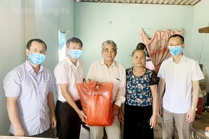 Báo Sơn La: Thăm, tặng quà thương binh nhân Ngày Thương binh, Liệt sỹ