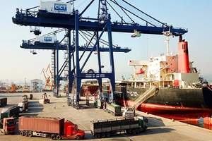 Tìm cách “hạ nhiệt” phí container