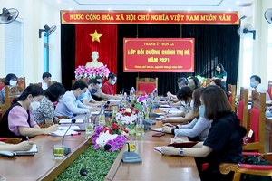 Bồi dưỡng chính trị cho cán bộ, viên chức ngành Giáo dục và Đào tạo hè năm 2021