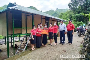 Trao nhà tình thương cho hội viên phụ nữ có hoàn cảnh khó khăn