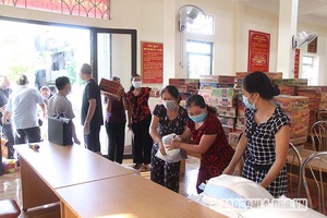 Thành phố Sơn La ủng hộ đồng bào T.P Hồ Chí Minh hơn 12 tấn gạo và nhu yếu phẩm 