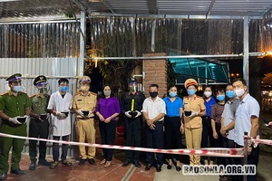 Thành phố thăm, động viên CBCS tại các tổ kiểm soát 