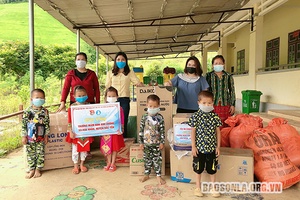 Chia sẻ cùng em thơ vượt qua đại dịch 