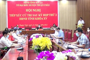 Tổ đại biểu HĐND tỉnh tiếp xúc cử tri tại huyện Thuận Châu