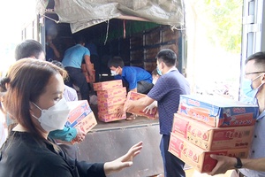 Gần 27 tấn lương thực, thực phẩm giúp đỡ nhân dân huyện Phù Yên