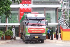 Thuận Châu tiếp tục chia sẻ khó khăn với đồng bào vùng bị dịch bệnh