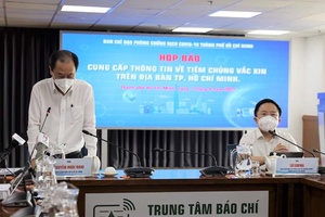 Tiêm chủng vắc xin phòng COVID-19 cho người dân trên 18 tuổi