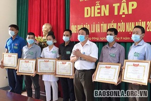 Diễn tập ứng phó bão lũ và tìm kiếm cứu nạn xã Chiềng Đông năm 2021