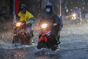 Cả nước có mưa dông, Trung Bộ tiếp tục mưa lớn