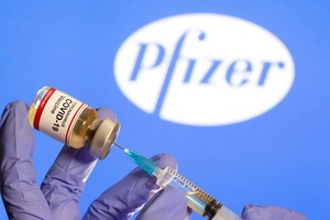 Pfizer/BioNTech cho biết vaccine Covid-19 của hãng bảo vệ tốt cho trẻ em