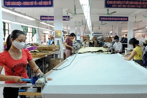 Yêu cầu cấp bách mở cửa lại nền kinh tế