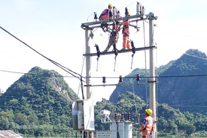 Điện lực Thuận Châu bảo đảm cấp điện an toàn, ổn định