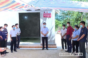 Bàn giao "Nhà mái ấm hội nông dân" cho hội viên nghèo tại huyện Mộc Châu