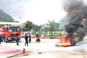 Huấn luyện nghiệp vụ phòng cháy, chữa cháy tại Bệnh viện Nội tiết tỉnh