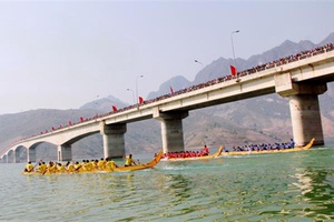 “Hạ Long” trên núi