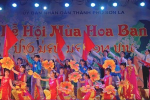 Tưng bừng Lễ hội “Mùa hoa ban”