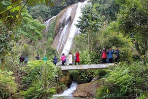 Phát triển du lịch ở Vân Hồ