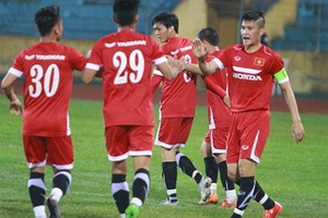 Tuyển Việt Nam đại thắng, Công Vinh lập hat-trick