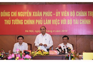 Thủ tướng Nguyễn Xuân Phúc: Tập trung vào bảo đảm tăng trưởng