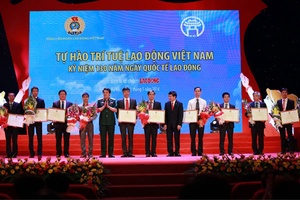 Kỷ niệm 130 năm Ngày Quốc tế Lao động và tôn vinh 10 sản phẩm đoạt giải thưởng “Tự hào Trí tuệ Lao động Việt Nam”