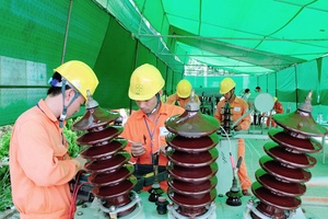 Quản lý và vận hành lưới điện an toàn, hiệu quả  Thí nghiệm thiết bị điện trước khi đưa vào vận hành.