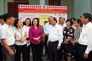 Thủ tướng Nguyễn Xuân Phúc cùng 4 ứng cử viên đại biểu Quốc hội khóa XIV tiếp xúc cử tri TP. Hải Phòng