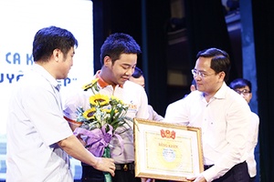 Trao giải thi viết Sinh viên Việt Nam - Những câu chuyện đẹp