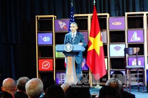 Tổng thống Hoa Kỳ Barack Obama giao lưu với cộng đồng doanh nghiệp trẻ tại Thành phố Hồ Chí Minh