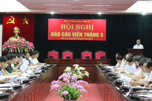 Hội nghị Báo cáo viên tháng 5