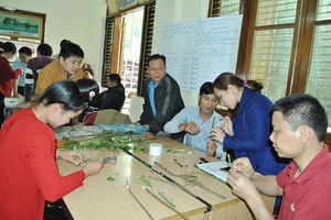 Giúp nông dân áp dụng công nghệ cao vào sản xuất