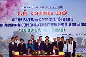 Thủ tướng Nguyễn Xuân Phúc: Lâm Đồng cần ưu tiên phát triển du lịch và nông nghiệp công nghệ cao