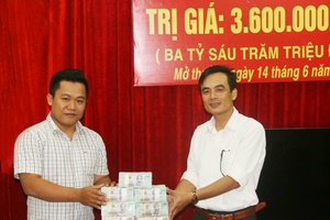 Công ty TNHH một thành viên Xổ số kiến thiết Sơn La: Trao giải đặc biệt cho khách hàng trúng thưởng