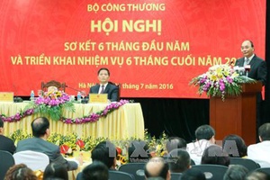 Thủ tướng Nguyễn Xuân Phúc: Ngành Công thương phải quyết tâm đạt mục tiêu tăng trưởng xuất khẩu 10%