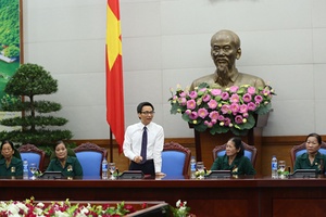Phó Thủ tướng Vũ Đức Đam tiếp đoàn đại biểu cựu thanh niên xung phong thành phố Tam Kỳ, tỉnh Quảng Nam
