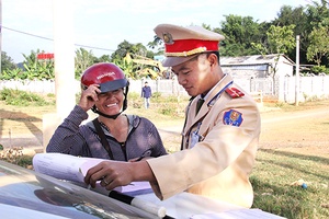 Phòng Cảnh sát Giao thông, công an tỉnh: Kiểm tra, xử lý trên 8.300 trường hợp vi phạm trật tự an toàn giao thông