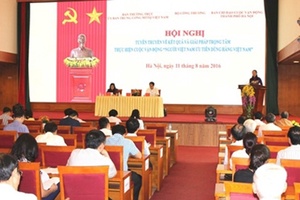 Nâng cao nhận thức, trách nhiệm của cán bộ, đảng viên và nhân dân trong sử dụng hàng Việt Nam