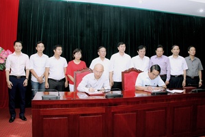 Các đồng chí lãnh đạo tỉnh làm việc với Tập đoàn Vingroup