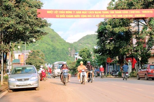 Chuẩn bị cho Ngày hội lớn  trên cao nguyên Châu Mộc