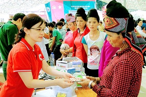 Chương trình khám chữa bệnh nhân đạo: Góp phần chăm sóc sức khỏe nhân dân   