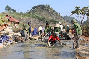 Những con đường ý Đảng - lòng dân