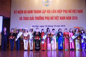 Vinh danh 16 tập thể, cá nhân đoạt Giải thưởng Phụ nữ Việt Nam năm 2016